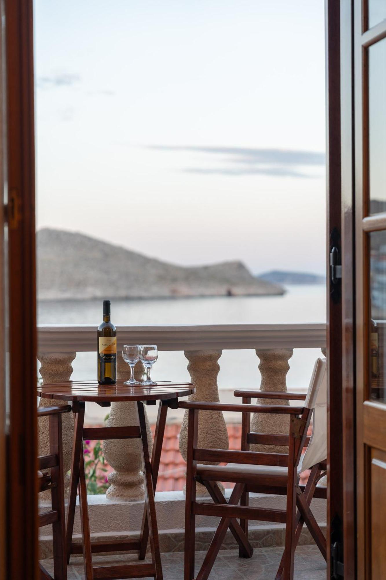 Villa Antonis Chalki Town 외부 사진
